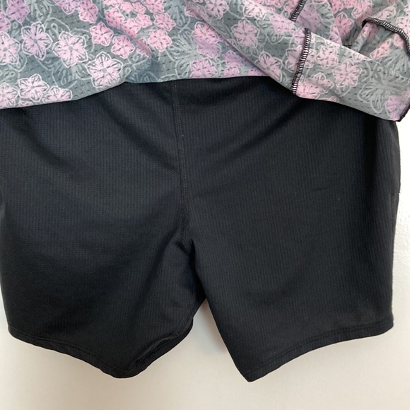 LL Bean, Size S, black, purple, pink, and gray colors, Women's Skort. - Picture 8 of 12
